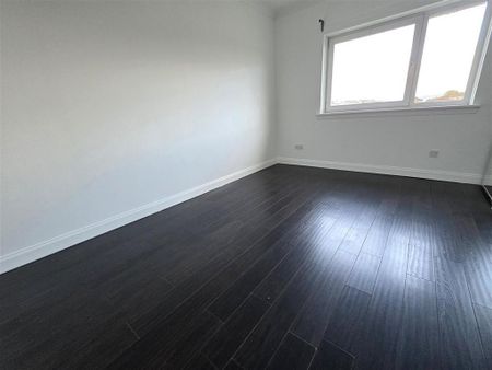 3 bedroom apartment to rent - Photo 3