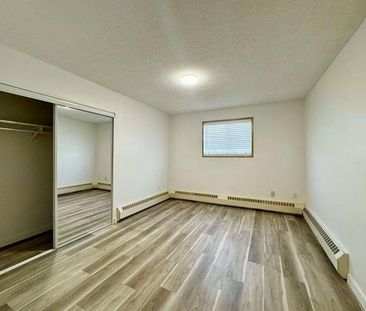 GREAT 1 BED, 1 BATH MAIN FLOOR CONDO W/AN OUTSIDE PARKING STALL IN MIL - Photo 2