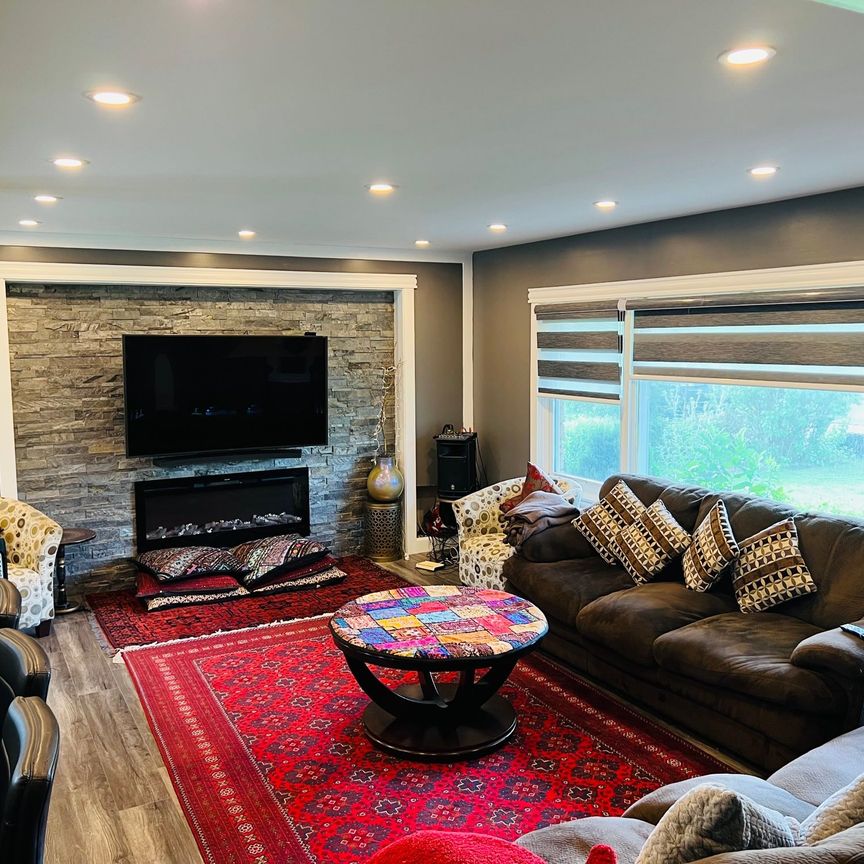 For Lease - 13409 Hwy 7 N/A Unit# Upper Level, Halton Hills, Ontario - Photo 1