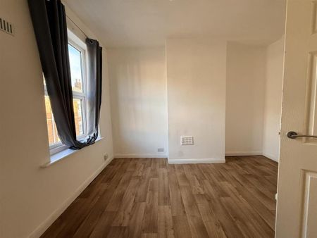 2 bedroom detached house to rent - Photo 5