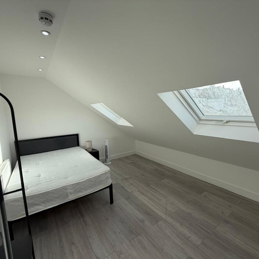 1 Bed Flat, Hill House Road, SW16 - Photo 1