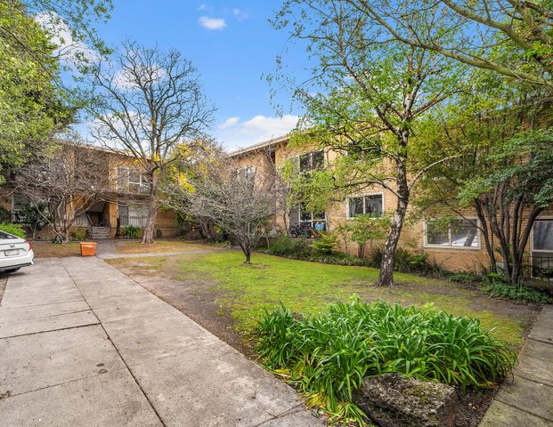 Central Locale! Incredible Price! - Photo 1