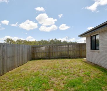 :: 3D TOUR :: BEAUTIFULLY PRESENTED LOW MAINTENANCE HOME - Photo 2