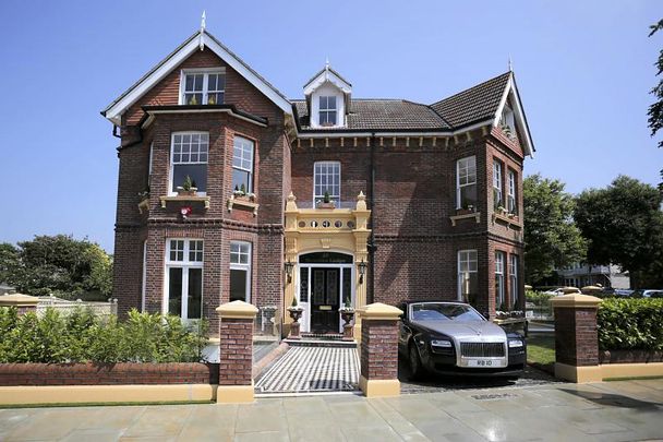 2 bedroom flat to rent Wilbury Avenue, Hove - Photo 1