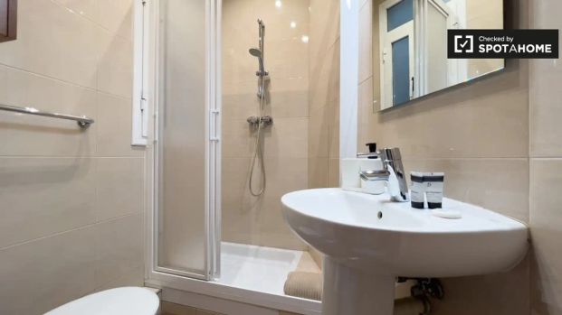 Piso de alquiler en Sagrada Família - Foto 1