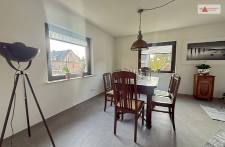 Erstbezug nach Ausbau: Stilvolle, möblierte Doppelhaushälfte mit Kamin, Garten & Carport in Chemnitz - Photo 3