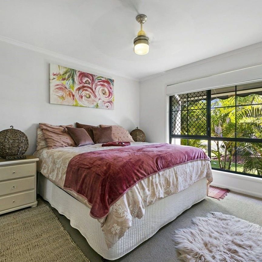 Beautiful Family Home in Burleigh Waters - Photo 1