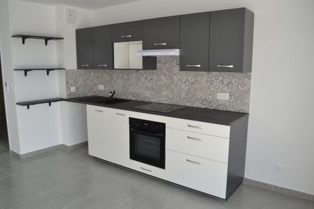 Location Appartement 4 pièces 78m² PERPIGNAN 66000 - Photo 3