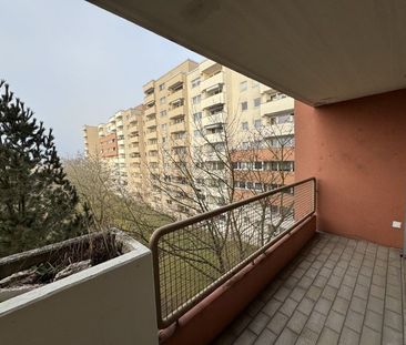 Helle 2-Zimmer-Wohnung mit Balkon und zwei Bädern (WBS) - Photo 1