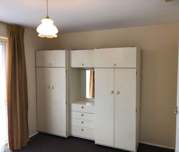 1 Bed Flat, Dellow Close, IG2 - Photo 3