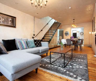 4 bedroom terraced house to rent - Photo 1