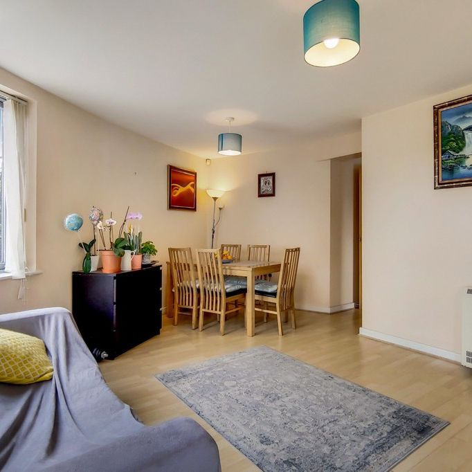 Lanacre Avenue, London, NW9 - Photo 1