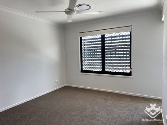 BRAND NEW ULTA MODERN LUXURY 3 BEDROOM TOWNHOUSE WITH DUCTED AIR-CON - First 2 Week Rent Free - Photo 1