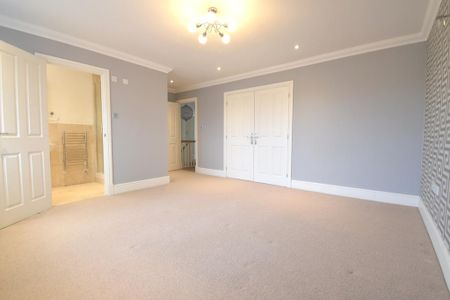 4 bedroom detached house to rent - Photo 5