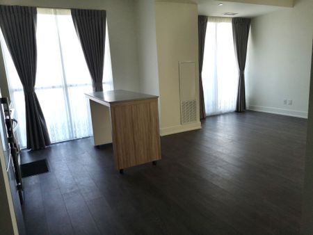 For Lease - 180 Fairview Mall Drive Unit# 909, Toronto, Ontario - Photo 4