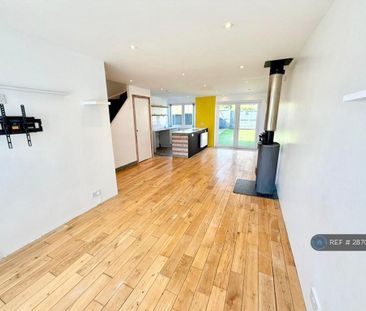 3 bedroom terraced house to rent - Photo 5