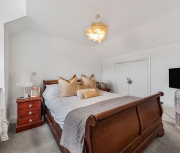 4 bedroom semi-detached house to rent - Photo 3