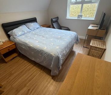 5 West Strand Drive, Portrush, BT56 8FR - Photo 3