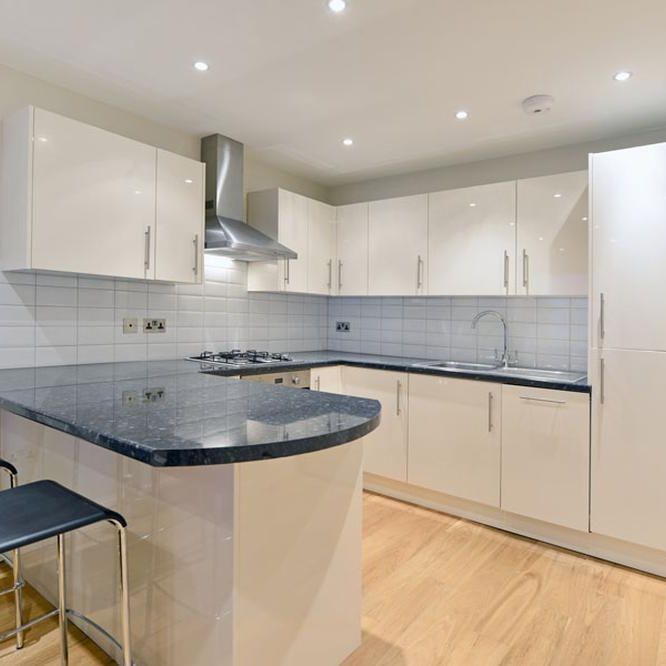 2 bedroom property to let - Photo 1