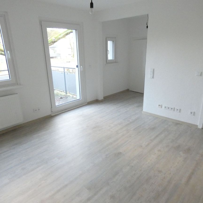 Die perfekte Single-Wohnung mit großem Balkon – wird komplett modernisiert - Photo 1