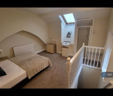 1 bedroom in a house share to rent - Photo 4