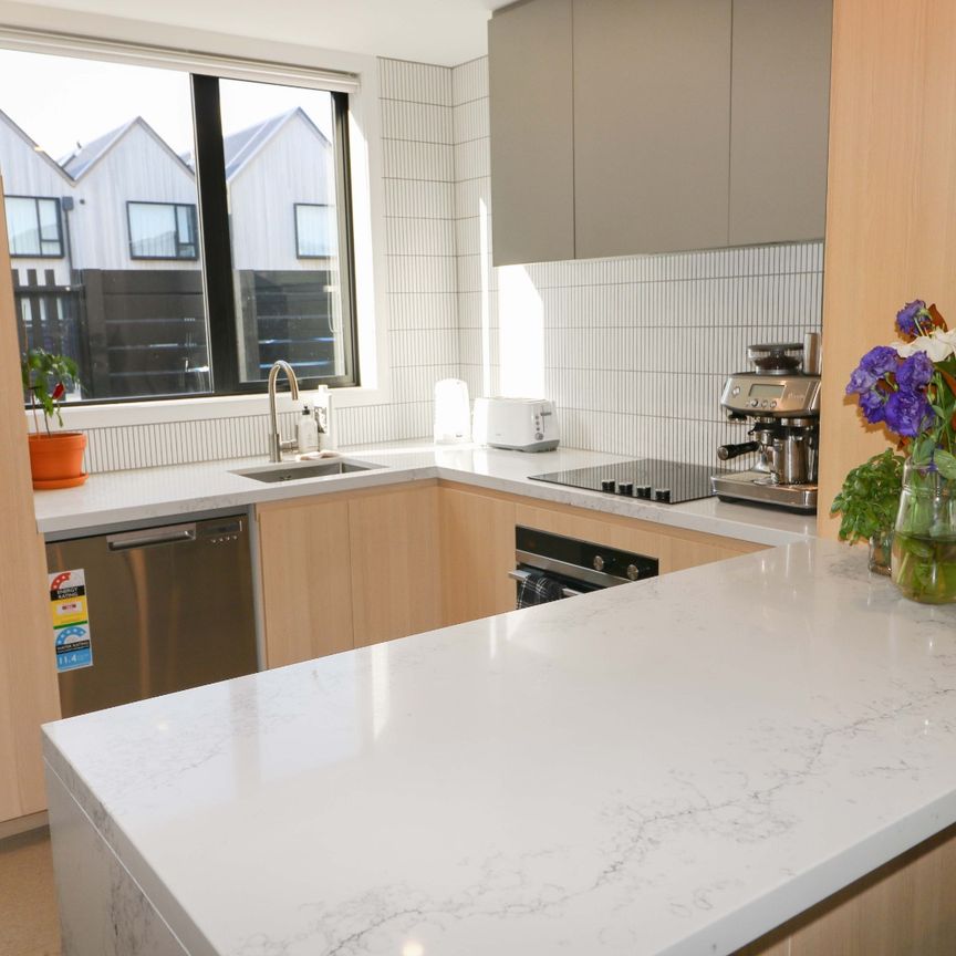 Petone Townhouse - Photo 1