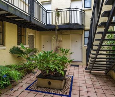 Fully Furnished Renovated Studio Apartment - Photo 1