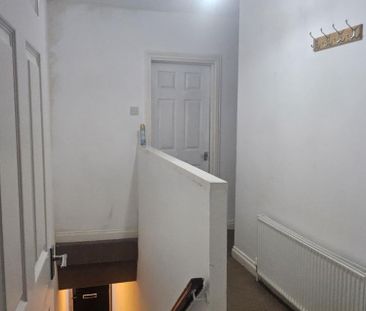 2 bedroom maisonette to rent - Photo 5