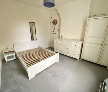 2 bedroom end of terrace house to rent - Photo 4