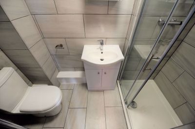 6 bedroom Flat in Flat 1 & 2, Leeds - Photo 5