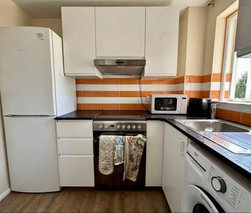 1 bedroom flat to rent - Photo 4