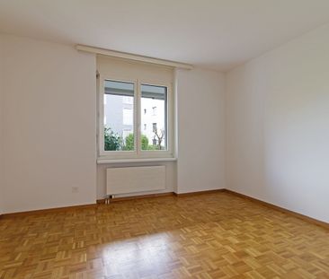 Charming apartment with sunny balcony - Photo 1