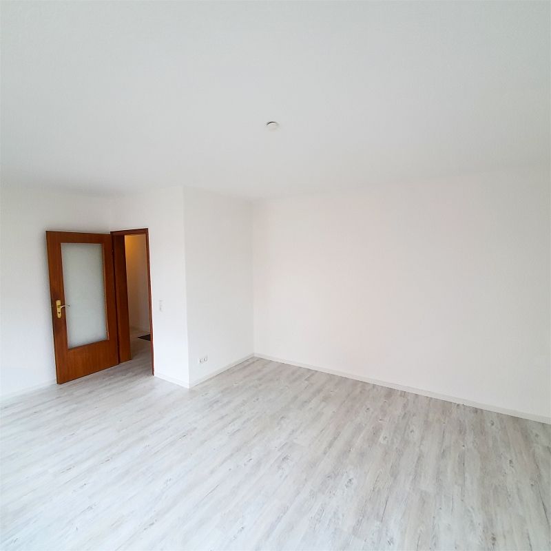 Gepflegte 2-Zimmer-Wohnung mit Balkon in ruhigem Mehrfamilienhaus zu vermieten - Foto 1