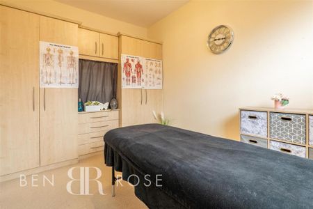 3 bedroom terraced house to rent - Photo 2