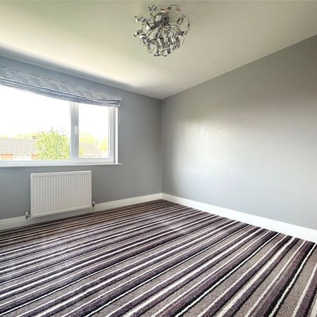 Valley Crescent, Wokingham Valley Crescent, Wokingham - Photo 4