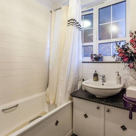 3 bedroom flat to rent - Photo 3