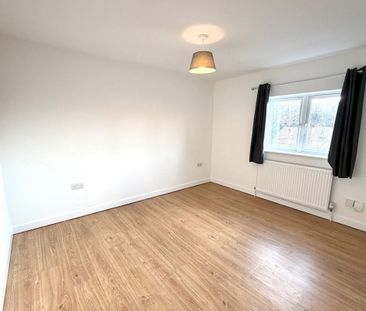 High Street - Photo 5