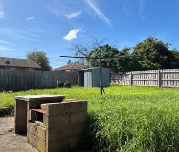 Charming Older-Style Home with Floorboards and Off-Street Parking - Photo 5