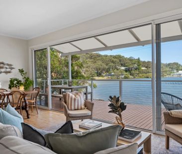 Captivating Waterfront Cottage with breathtaking views of Hardys Ba... - Photo 3