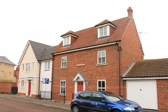 5 Bed - Mascot Square, Hythe, Colchester - Photo 1