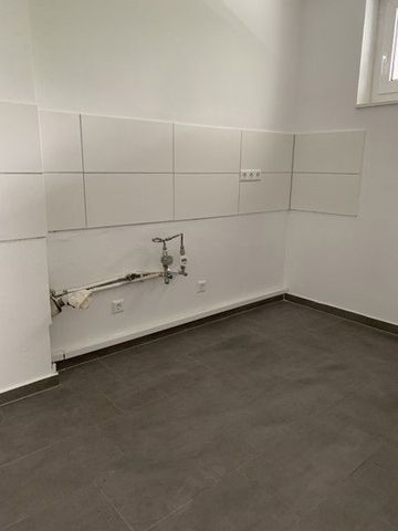 Großzügige 2-Zimmer-Wohnung mit Tageslichtbad und Balkon für Singles und Paare - Foto 2