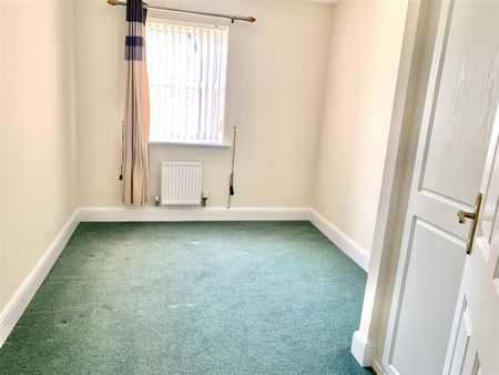 Lake View, Quemerford, Calne, SN11 - Photo 4