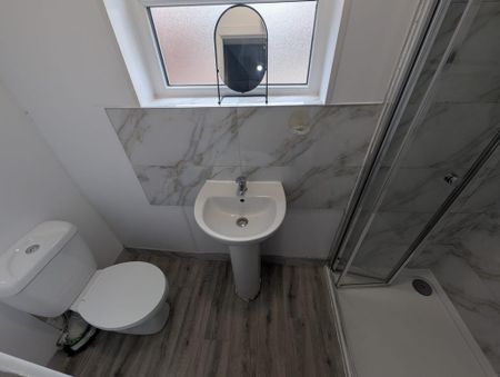 3 bedroom apartment to rent - Photo 5