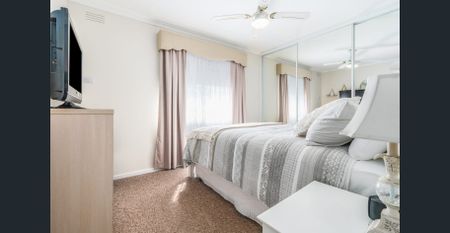 FAMILY FRIENDLY HOME - Photo 5