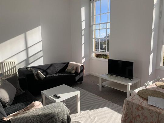 3 bedroom flat to rent - Photo 1