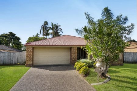 Large Home in Quiet Estate - Photo 4
