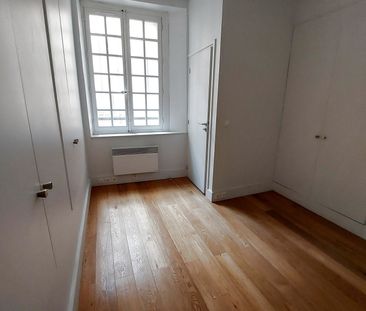 3P RUE 72.70M² RUE A. CHENIER Versailles (78000) - Photo 3