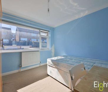 Fitch Drive, Brighton, BN2 - Photo 2