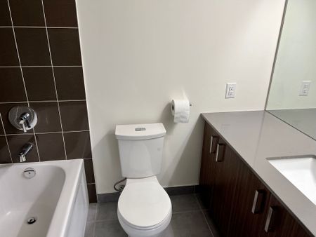 For Lease - 11611 Yonge Street Unit# 328, Richmond Hill, Ontario - Photo 2