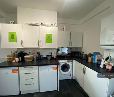 6 bedroom detached house to rent - Photo 4